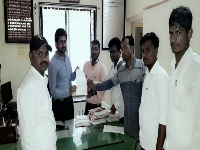 Curved movement for tired value of computer operators | संगणक परिचालकांचे थकित मानधनासाठी कामबंद आंदोलन Curved movement for tired value of computer operators | संगणक परिचालकांचे थकित मानधनासाठी कामबंद आंदोलन