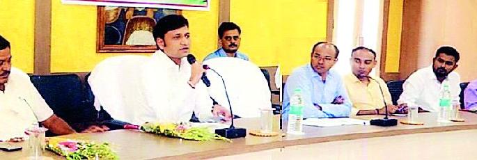 Farmers should make bamboo farming | शेतकऱ्यांनी बांबू शेती करावी