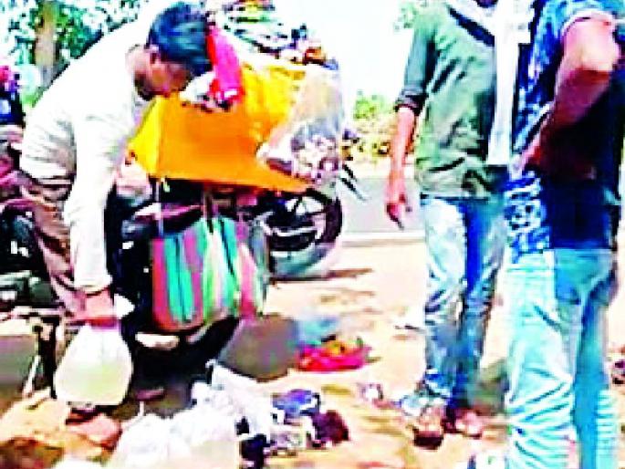 Sell clothes and liquor | कपड्यांच्या आड दारूविक्री Sell clothes and liquor | कपड्यांच्या आड दारूविक्री