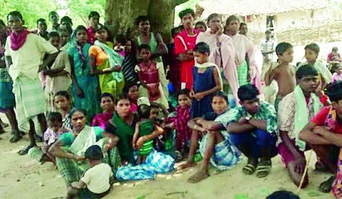 The release of the Boriyasis resulted from the treatment of naxalites | बोरियावासीयांची नक्षल्यांच्या त्रासातून झाली मुक्तता