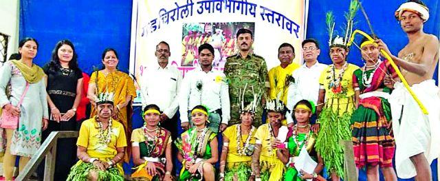 A glimpse of tribal culture from dance | नृत्यातून आदिवासी संस्कृतीची झलक A glimpse of tribal culture from dance | नृत्यातून आदिवासी संस्कृतीची झलक