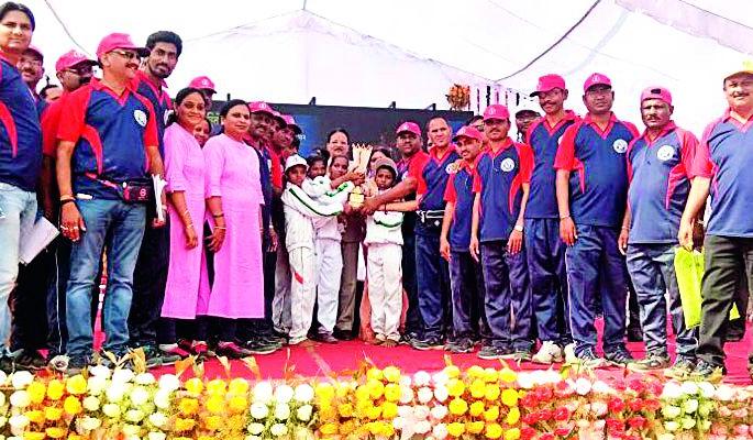 Let's create a new mind in the life of Divayang | दिव्यांगांच्या आयुष्यात नवचैतन्य निर्माण करू