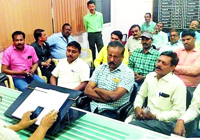 Discussion with teachers' teaching chairmen | शिक्षक समितीची शिक्षण सभापतींशी चर्चा Discussion with teachers' teaching chairmen | शिक्षक समितीची शिक्षण सभापतींशी चर्चा