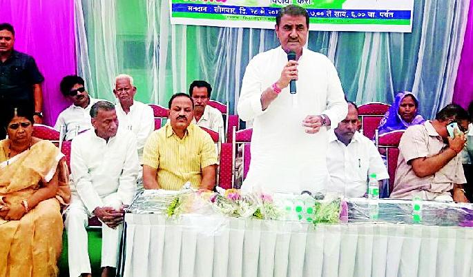  Show their place for those who show false dreams | खोटी स्वप्ने दाखविणाऱ्यांना त्यांची जागा दाखवा