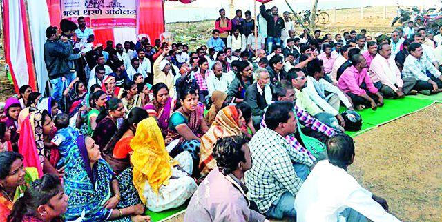 A morcha was organized on the collector's office in the collector's office | कुंभार समाजबांधवांचा जिल्हाधिकारी कार्यालयावर मोर्चा