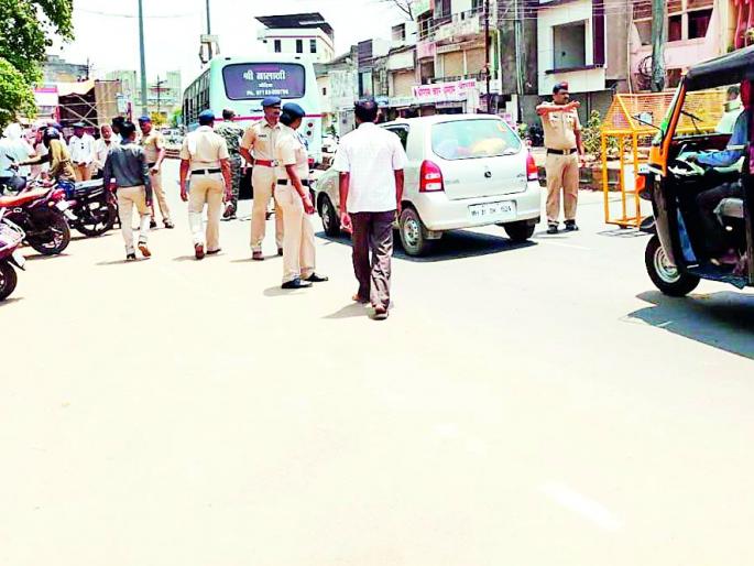 Penalties for 562 drivers who break the rules | नियम तोडणाऱ्या ५६२ वाहन चालकांना दंड Penalties for 562 drivers who break the rules | नियम तोडणाऱ्या ५६२ वाहन चालकांना दंड