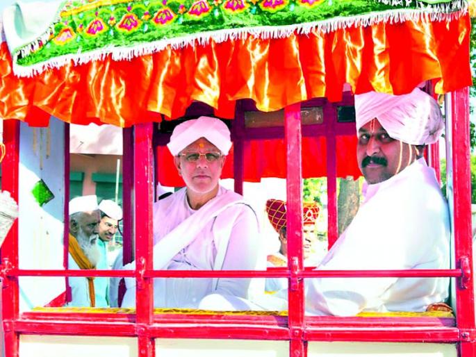 Amalnerat jayjaykar of Saint Sakharam Maharaj | अमळनेरात संत सखाराम महाराजांचा जयजयकार