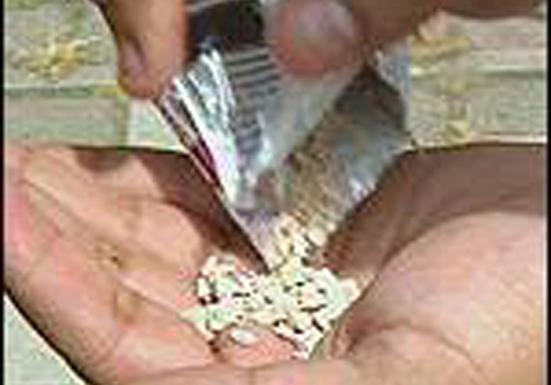 ... then the shop's license will be cancelled | ...तर दुकानांचे परवाने रद्द होणार ... then the shop's license will be cancelled | ...तर दुकानांचे परवाने रद्द होणार