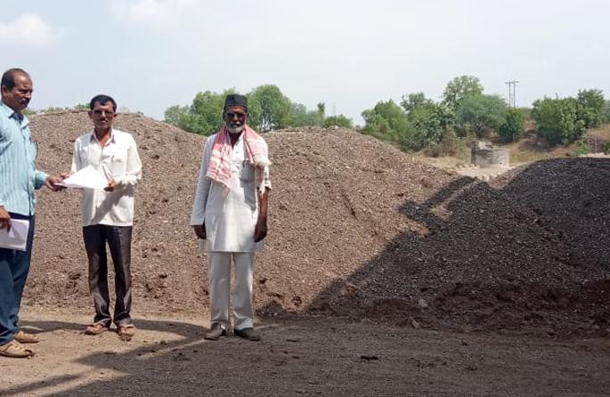 12 lakh 26 thousand rupees worth of sand seized | १२ लाख २६ हजार रुपयांचे वाळूसाठे जप्त 12 lakh 26 thousand rupees worth of sand seized | १२ लाख २६ हजार रुपयांचे वाळूसाठे जप्त