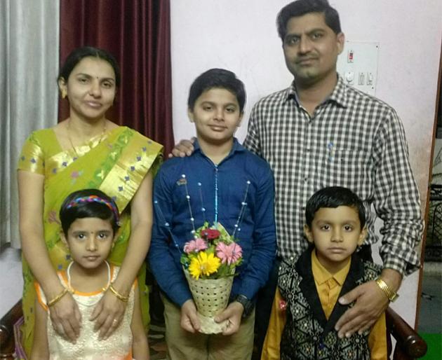 Anand remembers the journey from Mumbai to Delhi | मुंबई ते दिल्ली विमान प्रवासाच्या आठवणींनी आजही मिळतो आनंद Anand remembers the journey from Mumbai to Delhi | मुंबई ते दिल्ली विमान प्रवासाच्या आठवणींनी आजही मिळतो आनंद