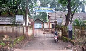 Members of the government hospital in Kanakwali are angry | कणकवली सभेत शासकीय रुग्णालयातील आरोग्य सेवेवरुन सदस्य संतप्त  Members of the government hospital in Kanakwali are angry | कणकवली सभेत शासकीय रुग्णालयातील आरोग्य सेवेवरुन सदस्य संतप्त