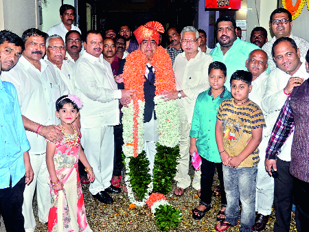 Welcome to Rostam-e-Hind Dadu Chaugule | रुस्तम-ए-हिंद दादू चौगुलेंचे जल्लोषी स्वागत Welcome to Rostam-e-Hind Dadu Chaugule | रुस्तम-ए-हिंद दादू चौगुलेंचे जल्लोषी स्वागत