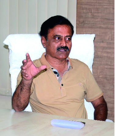 Textile industry's economic slowdown hit directly to the industry: Satish Koshti | वस्त्रोद्योगातील आर्थिक मंदीचा यंत्रमाग उद्योगाला थेट फटका: सतीश कोष्टी Textile industry's economic slowdown hit directly to the industry: Satish Koshti | वस्त्रोद्योगातील आर्थिक मंदीचा यंत्रमाग उद्योगाला थेट फटका: सतीश कोष्टी