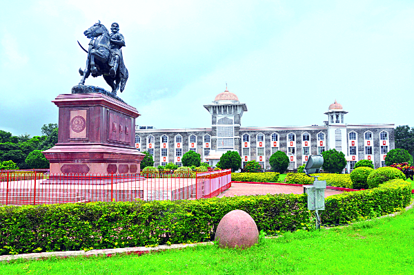 When will you get 'golden jubilee' fund? | कधी मिळणार ‘सुवर्ण महोत्सवी’ निधी