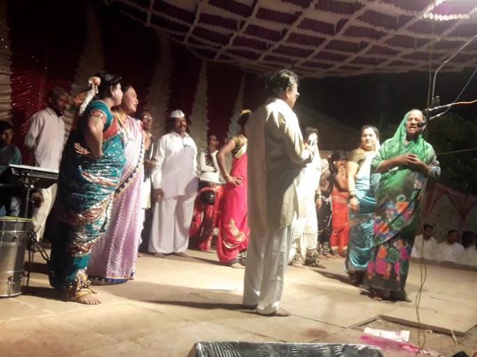 A time of famine on folklore due to corona | कोरोनामुळे लोककलांवतांवर उपासारीची वेळ A time of famine on folklore due to corona | कोरोनामुळे लोककलांवतांवर उपासारीची वेळ