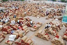 Soybean, Maize and Cereal Auctions started at Andarsul Sub Bazaar | अंदरसुल उपबाजार येथे सोयाबीन, मका व भुसारधान्य लिलाव सुरु