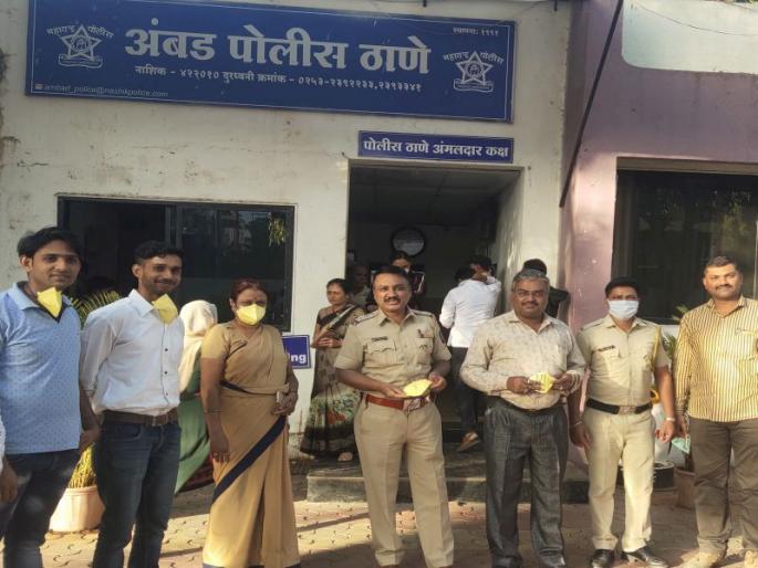 Allocation of Masks for Corona Prevention | कोरोना प्रतिबंधासाठी मास्कचे वाटप