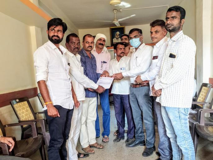 Nampur Bazar Samiti's onion auction closed | नामपूर बाजार समितीचे कांदा लिलाव बंद Nampur Bazar Samiti's onion auction closed | नामपूर बाजार समितीचे कांदा लिलाव बंद