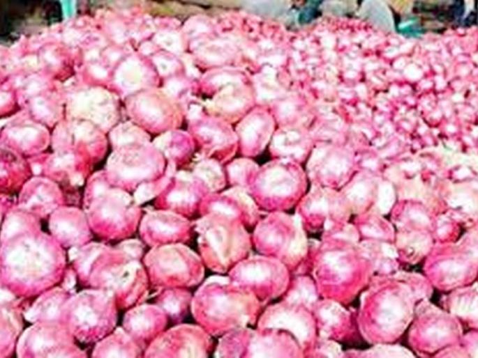 Onion prices in Nandurbar market got higher for the first time | नंदुरबार बाजारात आवक घसरल्याने कांद्याला प्रथमच मिळाला उच्चांकी दर Onion prices in Nandurbar market got higher for the first time | नंदुरबार बाजारात आवक घसरल्याने कांद्याला प्रथमच मिळाला उच्चांकी दर