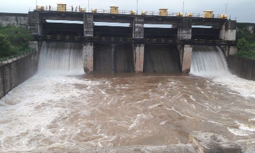 82% water storage in Susari dam | सुसरी धरणात ८२ टक्के पाणीसाठा 82% water storage in Susari dam | सुसरी धरणात ८२ टक्के पाणीसाठा