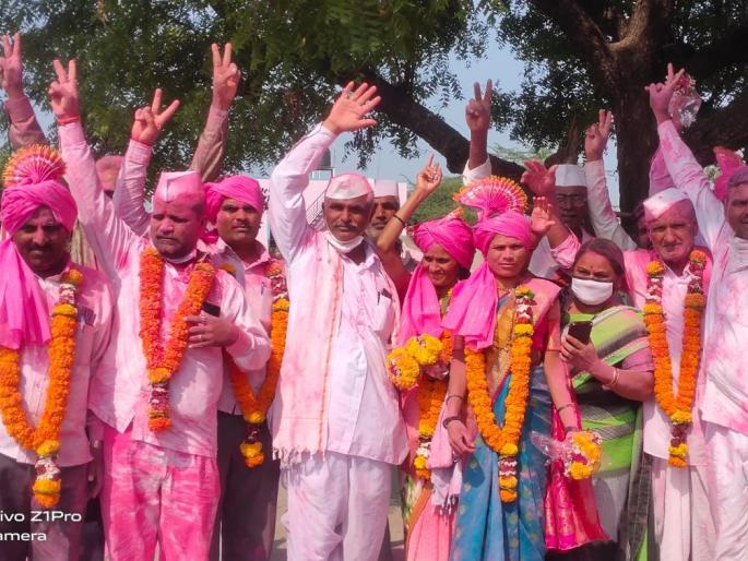 Yadav as Sarpanch of Nirhale Fatehpur; Sangale as Deputy Panch | निऱ्हाळे फत्तेपूरच्या सरपंचपदी यादव; उपसरपंचपदी सांगळे Yadav as Sarpanch of Nirhale Fatehpur; Sangale as Deputy Panch | निऱ्हाळे फत्तेपूरच्या सरपंचपदी यादव; उपसरपंचपदी सांगळे