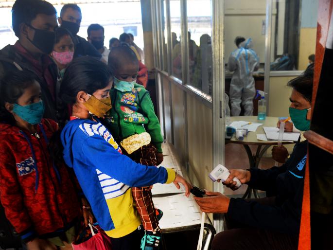 Inspection of 680 train passengers on the first day | पहिल्याच दिवशी ६८० रेल्वे प्रवाशांची तपासणी Inspection of 680 train passengers on the first day | पहिल्याच दिवशी ६८० रेल्वे प्रवाशांची तपासणी