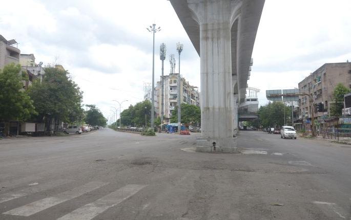 ‘Curfew’ ‘ended, crisis persists; The next decision on Friday | ‘कर्फ्यु’ ‘संपला, संकट कायम; शुक्रवारी पुढील निर्णय