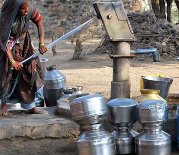 Parbhani: The intensity of drought increased by temperature | परभणी : तापमानाने वाढली दुष्काळाची तीव्रता Parbhani: The intensity of drought increased by temperature | परभणी : तापमानाने वाढली दुष्काळाची तीव्रता