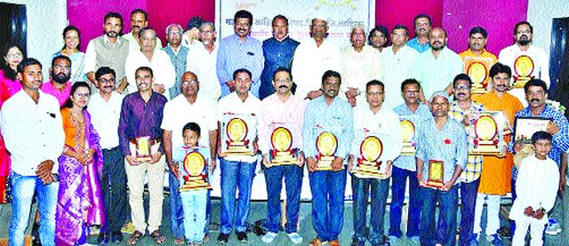 Distribution of Literature Awards to Sinnar | सिन्नरला साहित्यसेवा पुरस्कारांचे वितरण