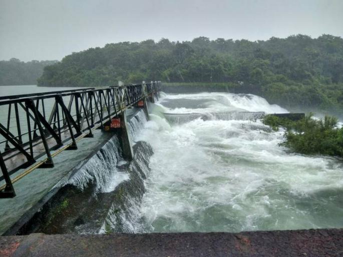 Two automatic doors of Radhanagari Dam open | राधानगरी धरणाचे दोन स्वयंचलित दरवाजे उघडले Two automatic doors of Radhanagari Dam open | राधानगरी धरणाचे दोन स्वयंचलित दरवाजे उघडले