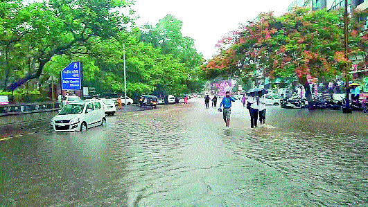 Drought: Till now, Godavari has received 170% record rainfall this year. | धरणे तुडुंब : गोदावरीही वाहिली दुथडी भरून यंदा नाशकात १७० टक्के विक्रमी पाऊस