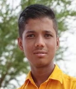 Dizzy and dying young man while giving fertilizer to the crop | पिकाला खत देताना चक्कर येऊन तरुणाचा मृत्यू Dizzy and dying young man while giving fertilizer to the crop | पिकाला खत देताना चक्कर येऊन तरुणाचा मृत्यू