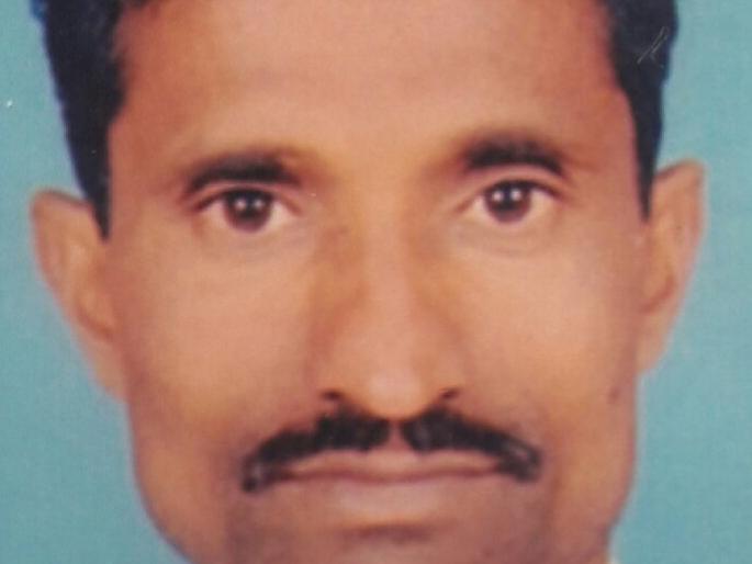 Farmer's death due to pesticide poisoning | कीटकनाषकाची विषबाधा होऊन शेतकऱ्याचा मृत्यू Farmer's death due to pesticide poisoning | कीटकनाषकाची विषबाधा होऊन शेतकऱ्याचा मृत्यू