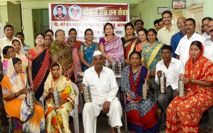 Free food pantry for forty patients | चाळीसगावात रुग्णांसाठी मोफत अन्नछत्र