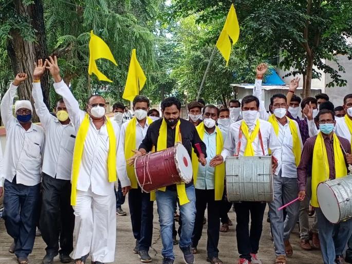 Raverla Dhangar Samaj Organizing Committee on behalf of Dhol Bajao Andolan | रावेरला धनगर समाज संघटक समितीतर्फे ढोल बजाओ आंदोलन Raverla Dhangar Samaj Organizing Committee on behalf of Dhol Bajao Andolan | रावेरला धनगर समाज संघटक समितीतर्फे ढोल बजाओ आंदोलन