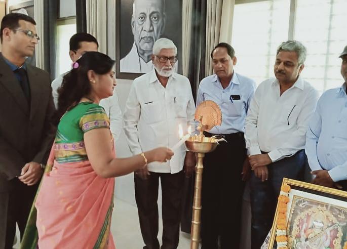 Blessing Ceremony for Best English School Students | बेस्ट इंग्लिश स्कूलमधील विद्यार्थ्यांसाठी आशीर्वाद समारंभ Blessing Ceremony for Best English School Students | बेस्ट इंग्लिश स्कूलमधील विद्यार्थ्यांसाठी आशीर्वाद समारंभ