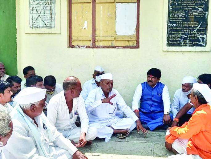 Punch the loss of pomegranate | डाळिंबाच्या नुकसानीचे पंचनामे करा Punch the loss of pomegranate | डाळिंबाच्या नुकसानीचे पंचनामे करा