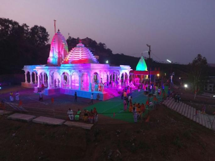 A crowd for Annapurna's darshan | अन्नपूर्णा मातेच्या दर्शनासाठी गर्दी