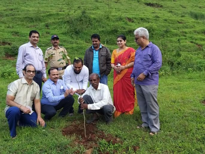 Tree planting in Bilvatirtha area by Trimbakeshwar Devasthan | त्र्यंबकेश्वर देवस्थानातर्फे बिल्वतीर्थ परिसरात वृक्षारोपण Tree planting in Bilvatirtha area by Trimbakeshwar Devasthan | त्र्यंबकेश्वर देवस्थानातर्फे बिल्वतीर्थ परिसरात वृक्षारोपण