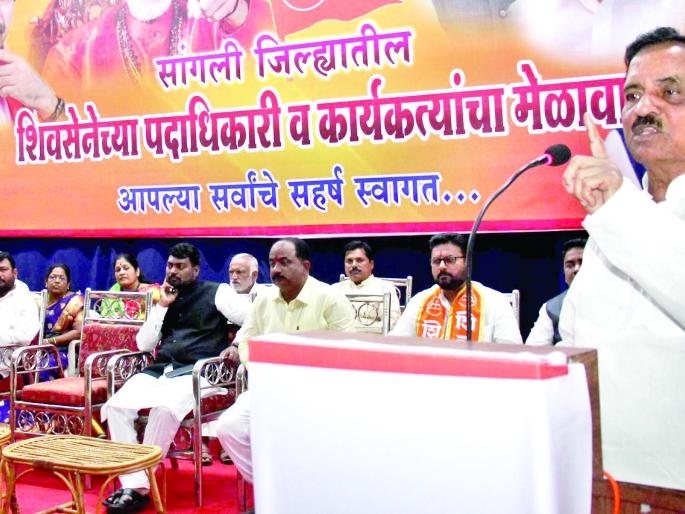 Prepare for an independent fight on occasion in the district: Divakar Rawat | जिल्ह्यात प्रसंगी स्वतंत्र लढण्याची तयारी ठेवा : दिवाकर रावते  Prepare for an independent fight on occasion in the district: Divakar Rawat | जिल्ह्यात प्रसंगी स्वतंत्र लढण्याची तयारी ठेवा : दिवाकर रावते