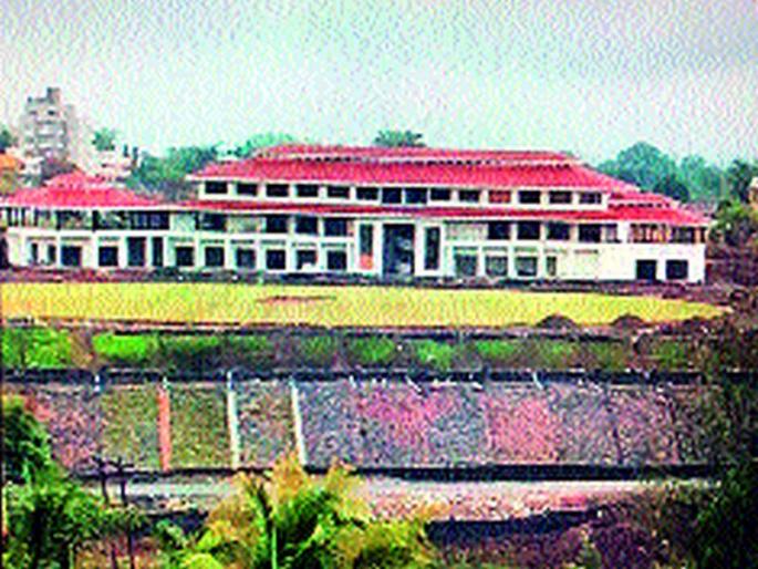 Notice to former Mayor 'greenfield' again, after the apology of apology | पालिकेचा पाय खोलात : माफीनाफ्याच्या नामुष्कीनंतर माजी महापौरांना नोटीस ‘ग्रीनफिल्ड’वर पुन्हा कारवाईचा बडगा Notice to former Mayor 'greenfield' again, after the apology of apology | पालिकेचा पाय खोलात : माफीनाफ्याच्या नामुष्कीनंतर माजी महापौरांना नोटीस ‘ग्रीनफिल्ड’वर पुन्हा कारवाईचा बडगा