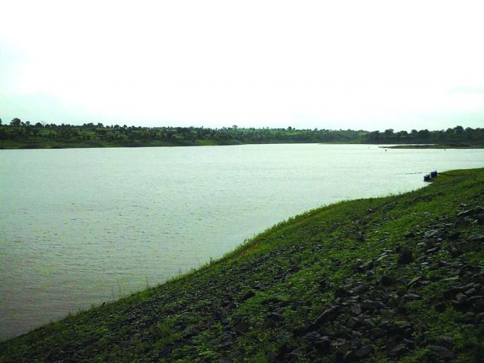 Only 18% water stock in 134 reservoirs in Washim district | वाशिम जिल्ह्यातील १३४ धरणांमध्ये केवळ १८ टक्के जलसाठा