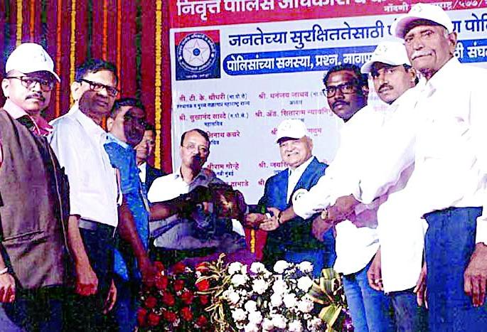 79-year-old Janarawa earned 105 medals | ७९ वर्षीय जानरावांनी कमावली १०५ पदके 79-year-old Janarawa earned 105 medals | ७९ वर्षीय जानरावांनी कमावली १०५ पदके