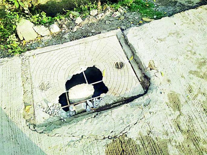 Increased headache due to groundwater drainage scheme | भुयारी गटार योजनेमुळे वाढली डोकेदुखी Increased headache due to groundwater drainage scheme | भुयारी गटार योजनेमुळे वाढली डोकेदुखी