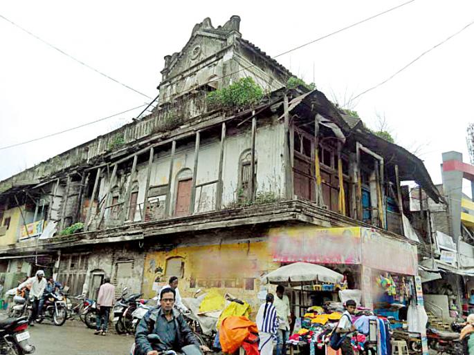 Old Buildings | शहरात तब्बल ७४ इमारती धोकादायक