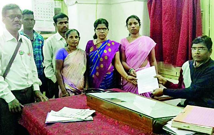 Prohibition of the role of the legislators of liquor corporation | दारूबंदीवरील आमदारांच्या भूमिकेचा निषेध