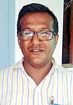 Felt petrol on the body | अंगावर पेट्रोल ओतून दाखविली भीती