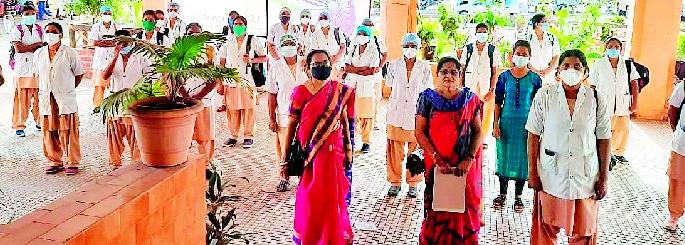 The typical movement of ‘medical’ nurses | ‘मेडिकल’च्या परिचारिकांचे लाक्षणिक आंदोलन The typical movement of ‘medical’ nurses | ‘मेडिकल’च्या परिचारिकांचे लाक्षणिक आंदोलन