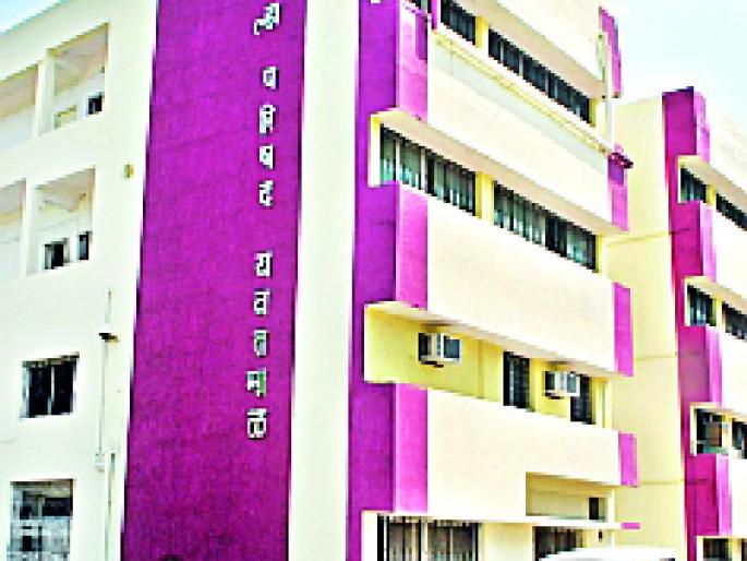 The health workers' questions are ignored by the administration | आरोग्य कर्मचाऱ्यांचे प्रश्न प्रशासनाकडून दुर्लक्षित