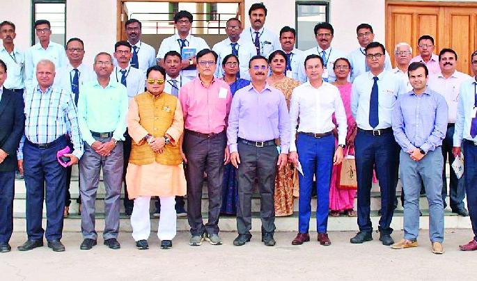 Increase the involvement of teachers in the research work | संशोधन कार्यात शिक्षकांचा सहभाग वाढावा Increase the involvement of teachers in the research work | संशोधन कार्यात शिक्षकांचा सहभाग वाढावा